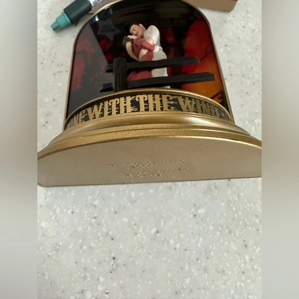 Vintage Hallmark Keepsake Ornament Gone With The Wind QLX7562 Farewell Scene